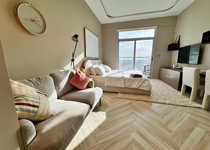 Warm And Elegant Studio In Dubai